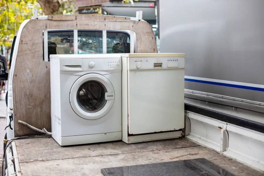 Why Professional Appliance Removal Prevents Injury Aurora, CO
